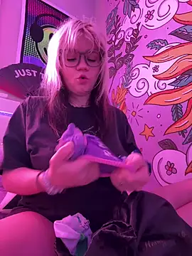 Cutiepiespanks online show from May 27, 9:01 pm