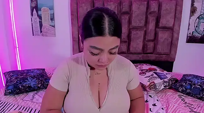 Snapshot of NaughtyAnaa chatting on January 21, 3:37 am NaughtyAnaa online show from January 21, 3:37 am