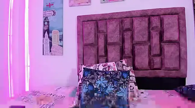 Snapshot of NaughtyAnaa chatting on January 23, 6:49 am NaughtyAnaa online show from January 23, 6:49 am