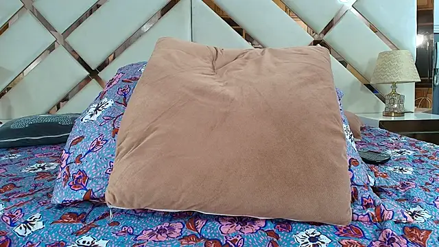 Snapshot of NaughtyAnaa chatting on March 6, 6:41 am NaughtyAnaa online show from March 6, 6:41 am