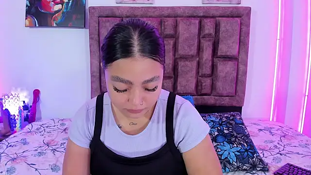 Snapshot of NaughtyAnaa chatting on October 17, 3:36 pm NaughtyAnaa online show from October 17, 3:36 pm