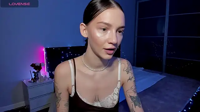 SophieCatty online show from March 28, 12:10 am