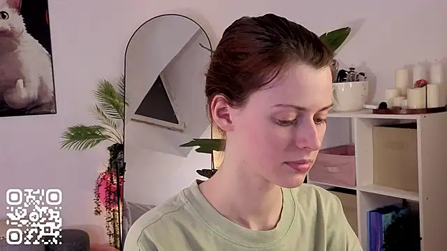 doll lesli online show from April 18, 7:07 pm