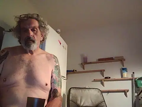 Snapshot of Victoria121565 chatting on March 28, 12:16 pm Victoria121565 online show from March 28, 12:16 pm