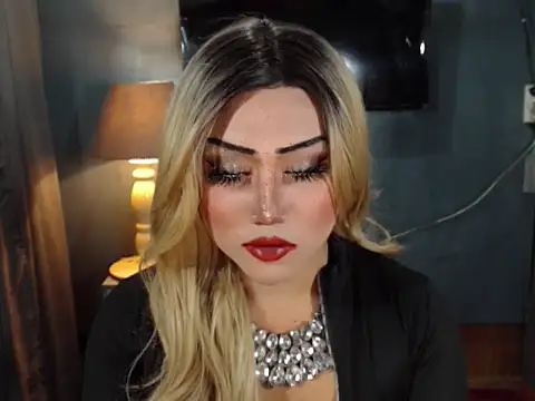 Snapshot of BlackAlison chatting on April 13, 5:46 am BlackAlison online show from April 13, 5:46 am