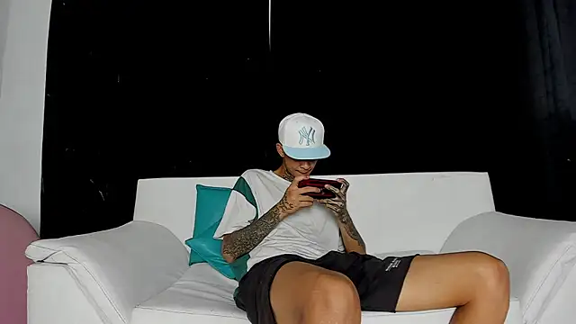 self love46 online show from April 12, 5:07 pm