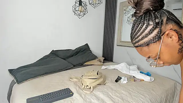 kristyl paez online show from March 27, 7:02 pm