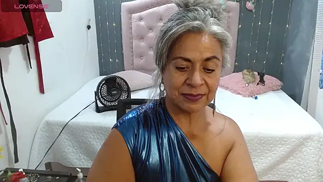 Snapshot of lalisha_96 chatting on June 17, 11:05 pm lalisha 96 online show from June 17, 11:05 pm