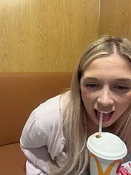 CherryAuroraa online show from March 22, 6:33 pm