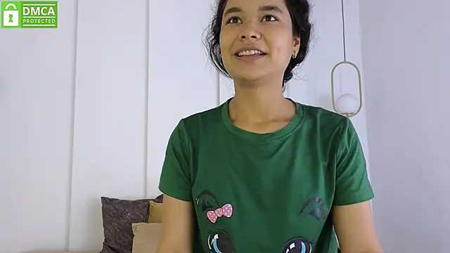 Snapshot of sexychanell_18 chatting on May 31, 12:12 pm sexychanell 18 online show from May 31, 12:12 pm