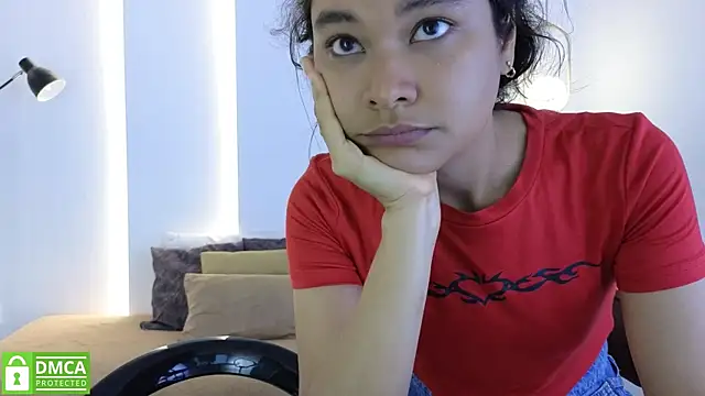 Snapshot of sexychanell_18 chatting on June 29, 1:33 pm sexychanell 18 online show from June 29, 1:33 pm