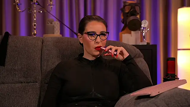 kelly kent online show from February 4, 1:56 am