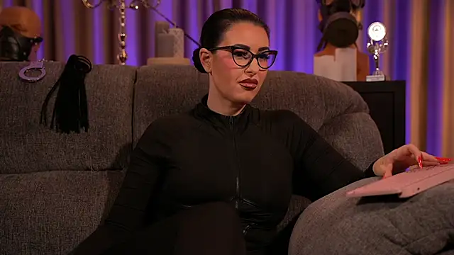 kelly kent online show from March 3, 1:42 am