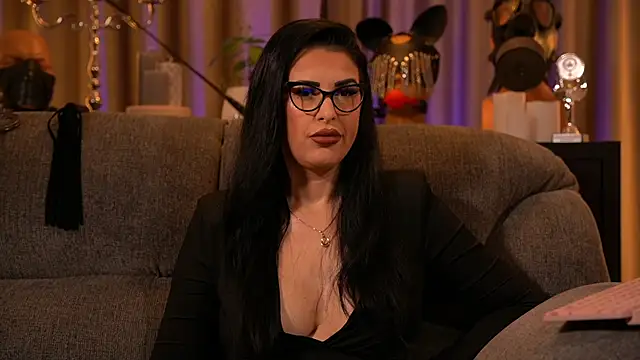 kelly kent online show from October 31, 11:06 pm