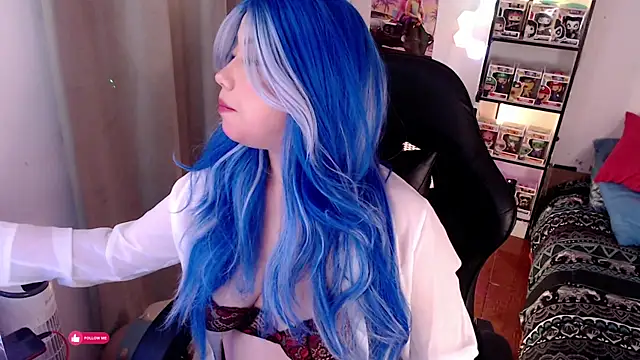 Emmy Ruiz online show from December 5, 12:41 am