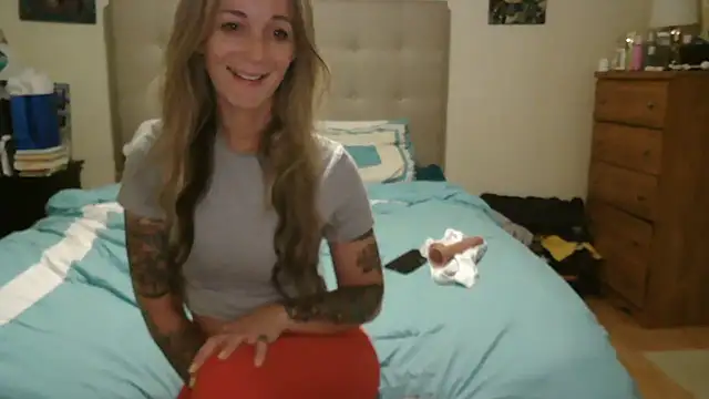 Heyitsmee33 online show from May 11, 10:21 am