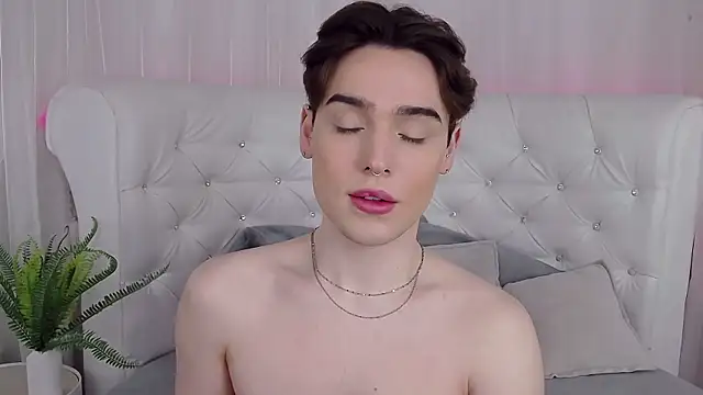 RobbyCharming online show from March 22, 4:27 am