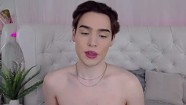 RobbyCharming online show from April 18, 4:38 am