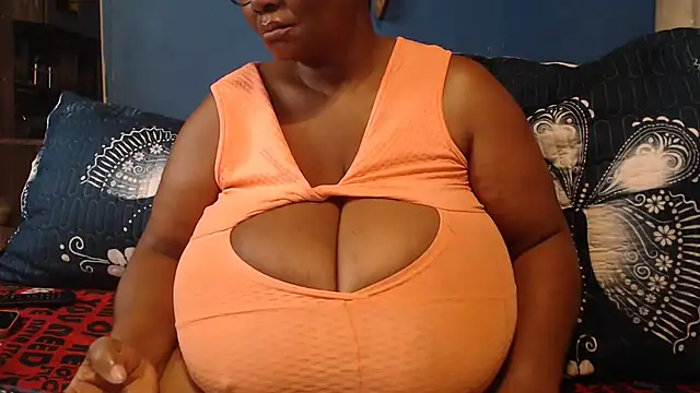 CUTEFIRMMELONSS online show from February 26, 6:34 am