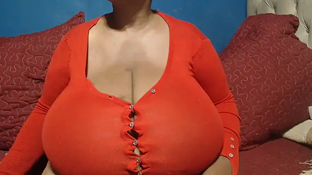 CUTEFIRMMELONSS online show from April 12, 8:47 pm