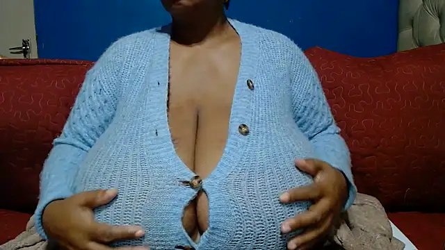 CUTEFIRMMELONSS online show from June 3, 3:53 am