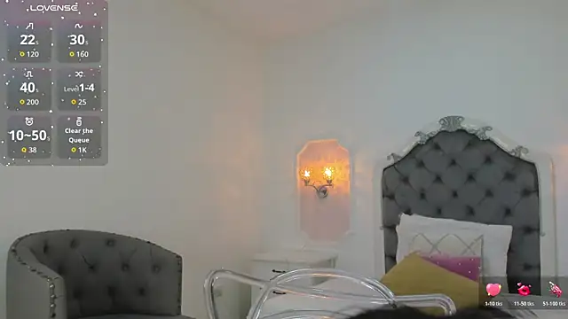 Snapshot of Valentina_Ross_ chatting on June 3, 12:30 pm Valentina Ross online show from June 3, 12:30 pm