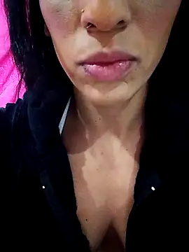 Snapshot of jessy905 chatting on June 8, 1:33 pm jessy905 online show from June 8, 1:33 pm