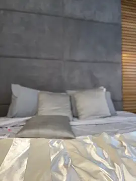 EllaSanz  online show from April 21, 2:51 am