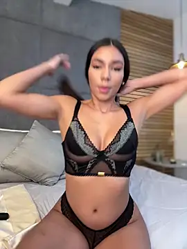 EllaSanz  online show from May 12, 10:07 pm