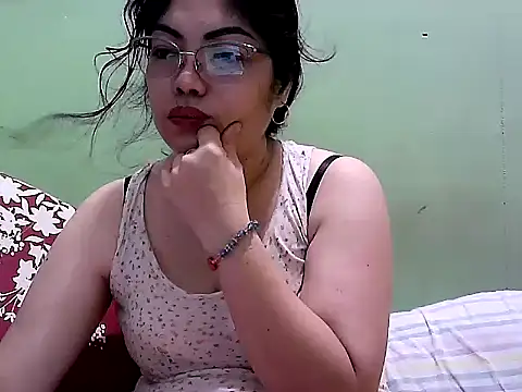Snapshot of mynameisamor chatting on July 7, 11:58 am mynameisamor online show from July 7, 11:58 am
