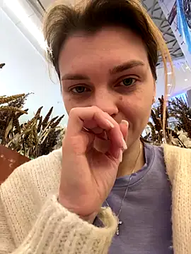 ValenciaShock online show from December 19, 6:42 am