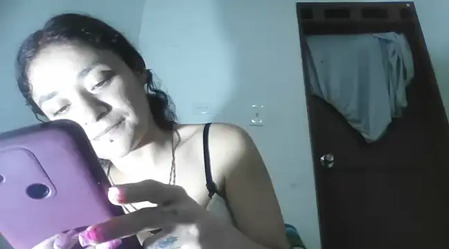 Snapshot of TamaraNauthy chatting on March 15, 8:54 pm TamaraNauthy online show from March 15, 8:54 pm