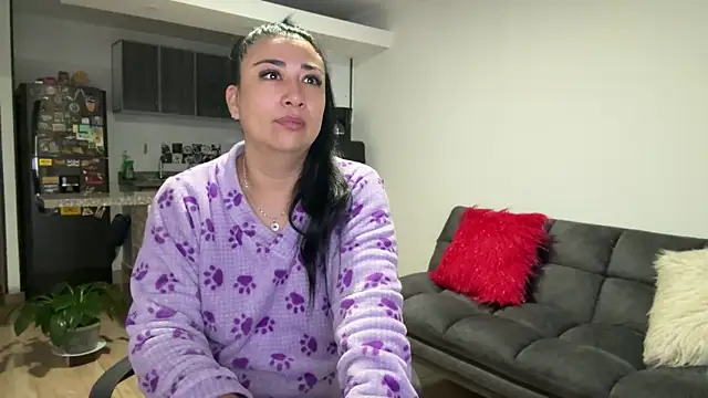 Karina Yang online show from April 10, 10:42 am