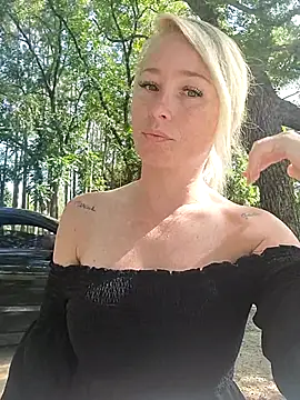 POPPY XO online show from July 21, 3:25 pm