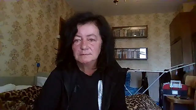 Snapshot of GypsiQueen2 chatting on July 11, 7:55 am GypsiQueen2 online show from July 11, 7:55 am
