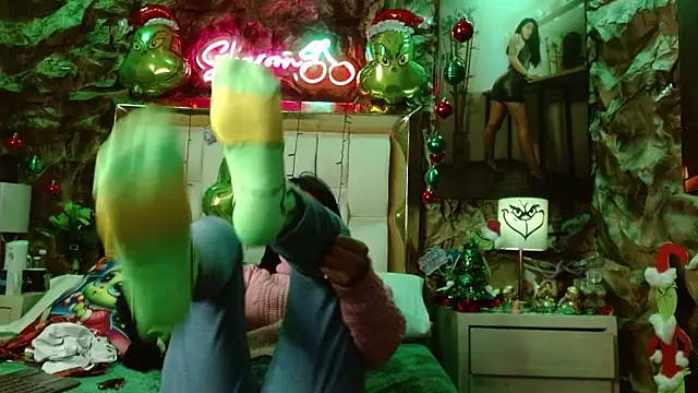 Snapshot of sharoon_cheerry chatting on December 31, 12:25 pm sharoon cheerry online show from December 31, 12:25 pm