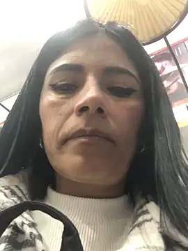 Snapshot of sharoon_cheerry chatting on January 5, 12:42 am sharoon cheerry online show from January 5, 12:42 am