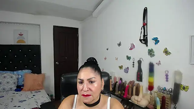 mature bigboobs10 online show from April 18, 3:54 am