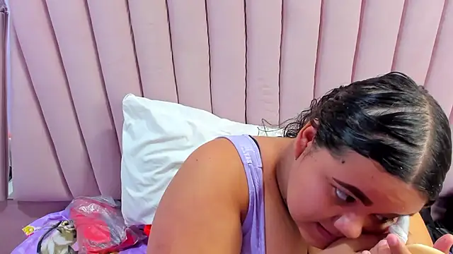 ValenTitis online show from February 18, 8:03 pm