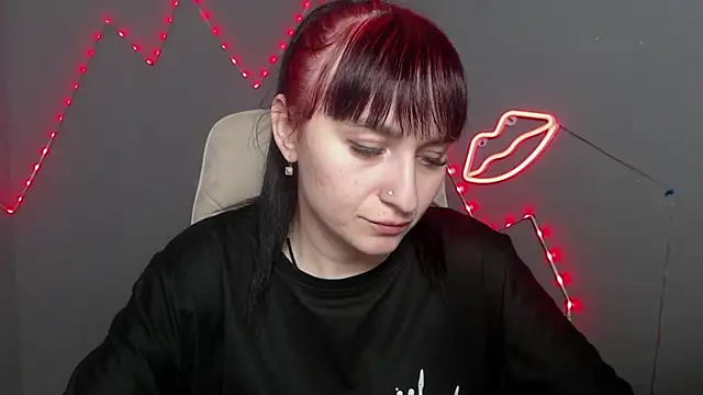 NinaFlawlees online show from March 7, 1:08 pm