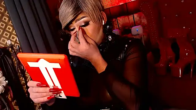 AntoniaSaints online show from October 6, 10:45 am