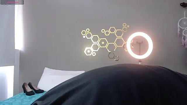 Snapshot of adriscute chatting on January 8, 7:56 pm adriscute online show from January 8, 7:56 pm