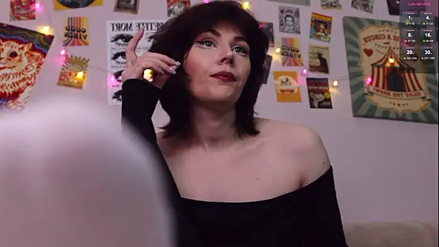 Luna Blake online show from March 26, 1:28 pm