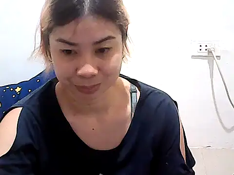 Snapshot of Totally_Naked69 chatting on December 5, 8:44 am Totally Naked69 online show from December 5, 8:44 am