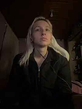 bunnydark00 online show from September 12, 11:48 pm