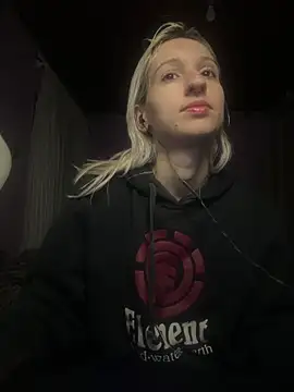 bunnydark00 online show from October 1, 1:11 am