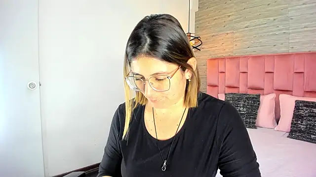 SarahDeyvis online show from September 18, 6:21 pm