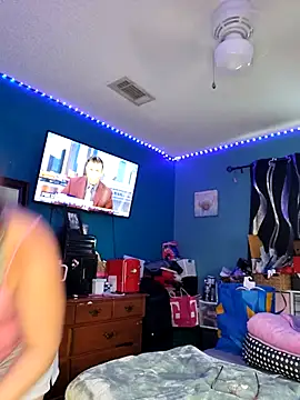 SexyNikki6969 online show from April 9, 1:27 pm