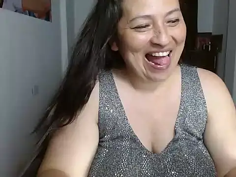 Victoriaevans1 online show from May 26, 6:37 pm