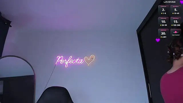 Snapshot of daniela_hornny chatting on March 4, 5:46 am daniela hornny online show from March 4, 5:46 am